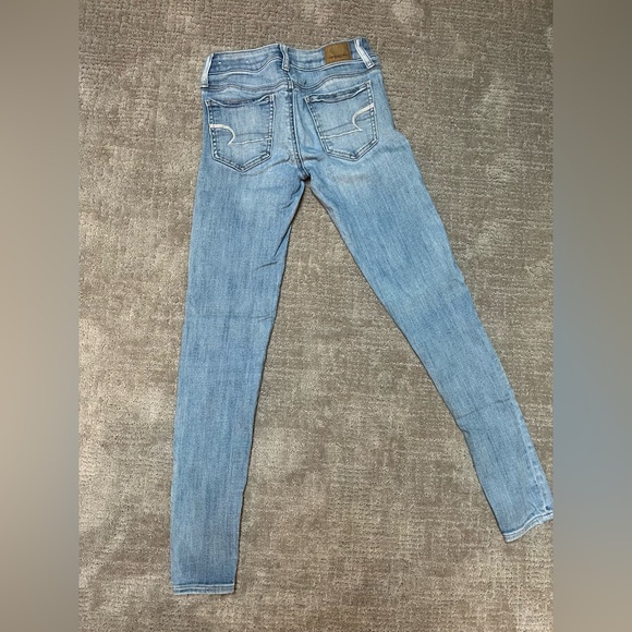 Women’s American Eagle skinny jeans - Picture 2 of 3